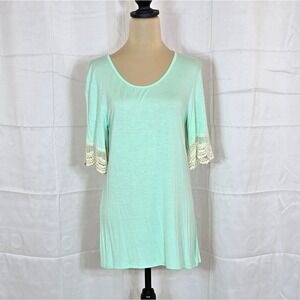 BKE Red Women Mint Green Crochet Lace Sleeve Scoop Neck Top BRDR13180 Large NWT